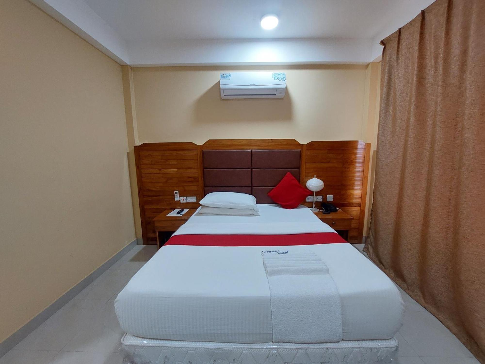 Dolphin Hotel แทนกา ภายนอก รูปภาพ