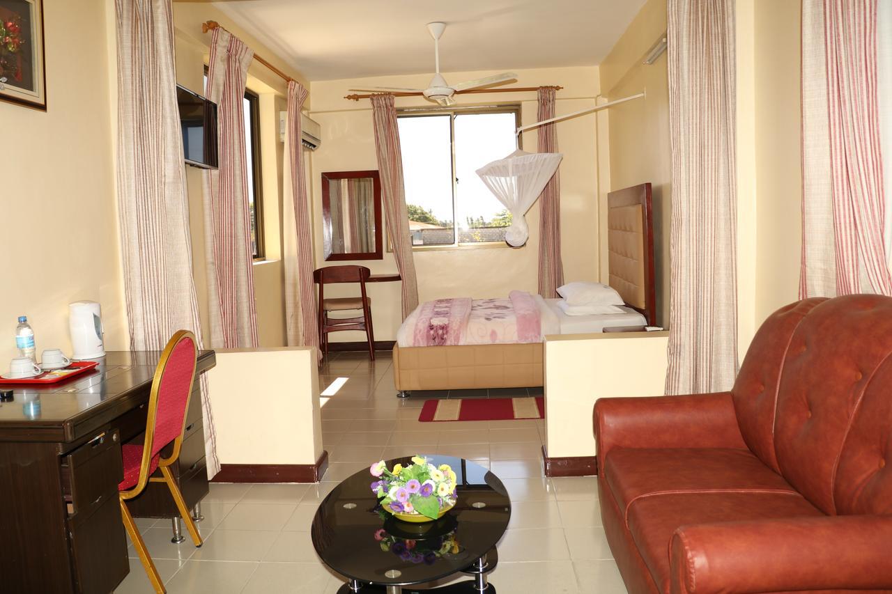 Dolphin Hotel แทนกา ภายนอก รูปภาพ